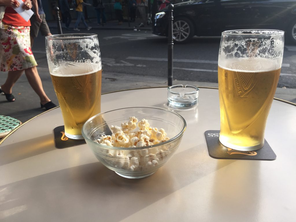beer and popcorn for happy hour in Paris