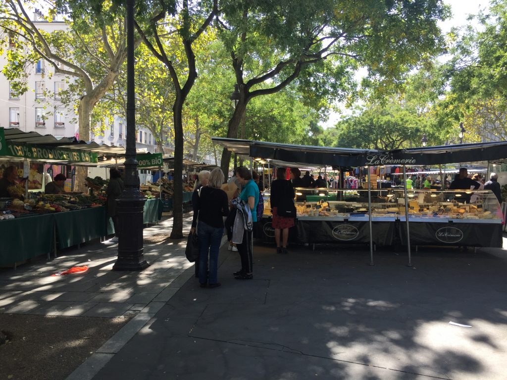open air market Marché Popincourt