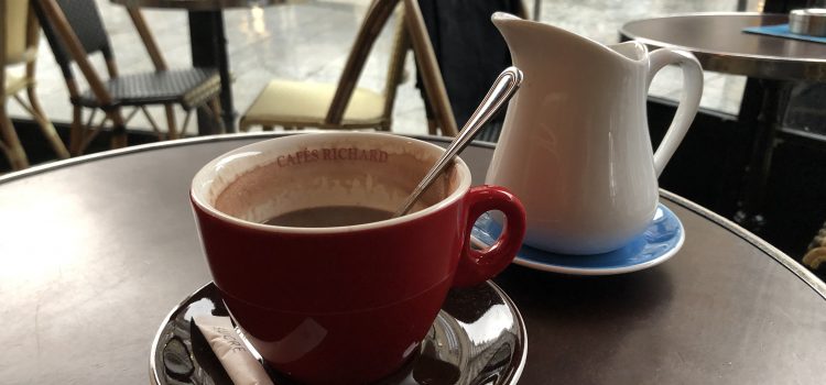 chocolat chaud à l'ancienne on a rainy day