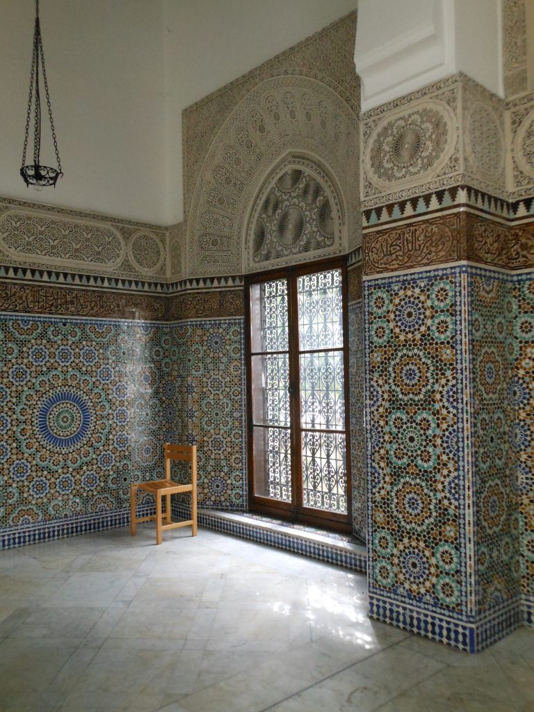 inside of the Paris Grande Mosquée