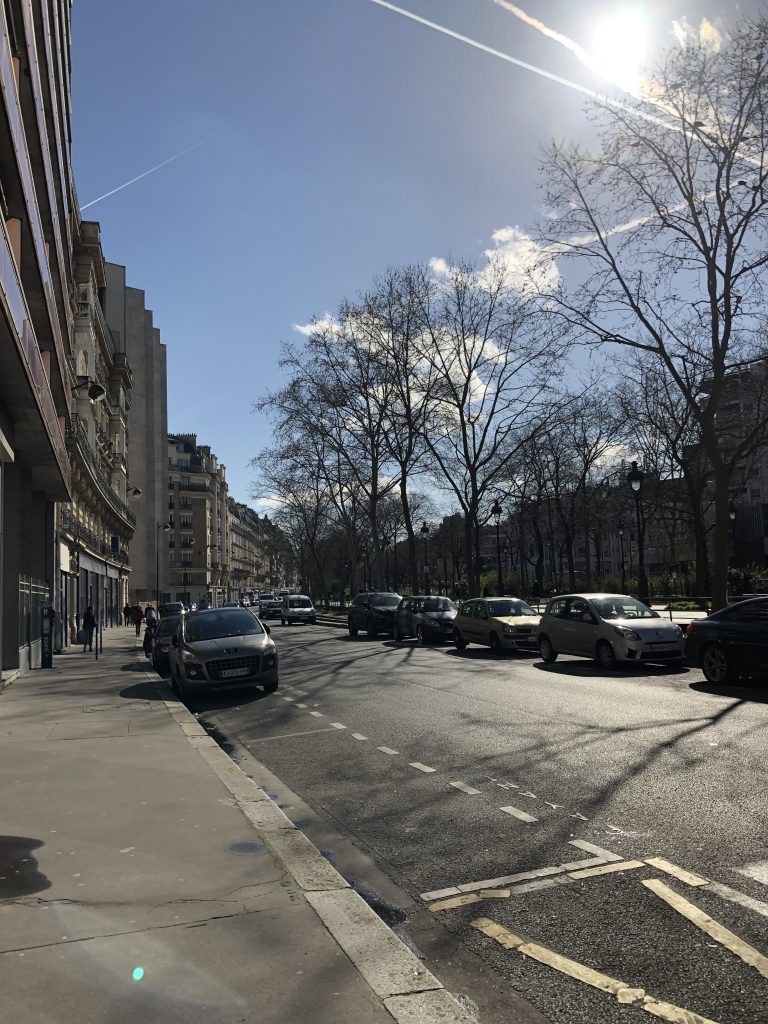 clear day and blue skies, walking in Paris during confinement