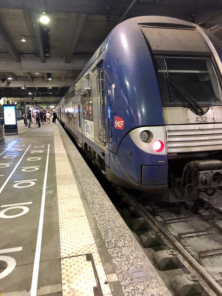 white marking on the ground for spacing on the train quai