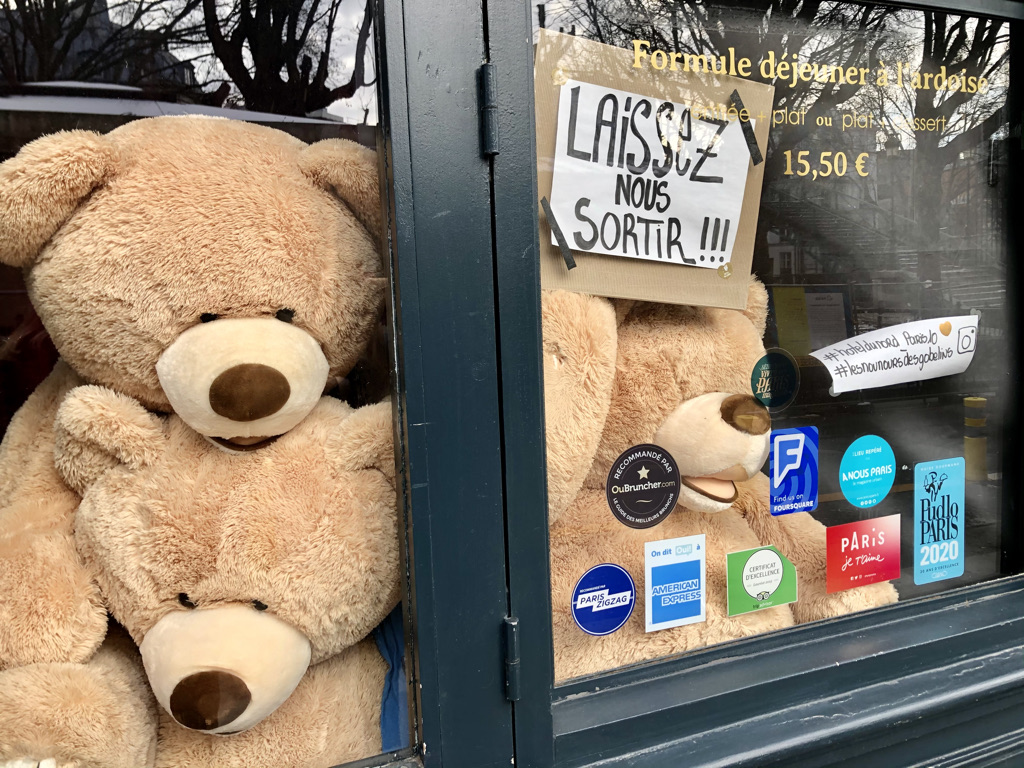 teddy bears in Paris trying to escape the restaurant