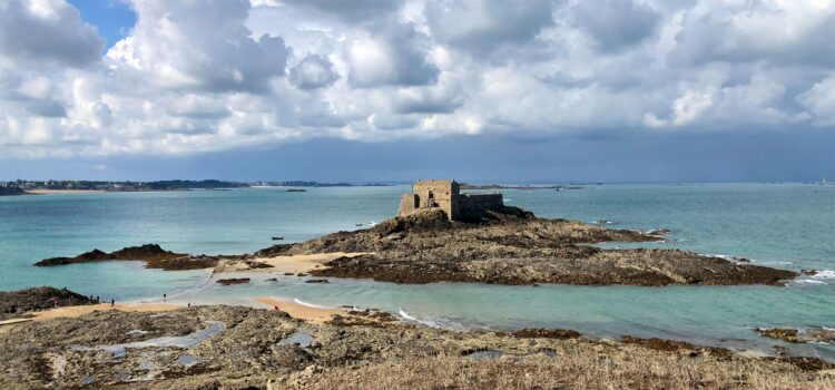 view of Petit Bé from Grand Bé (Saint-Malo)