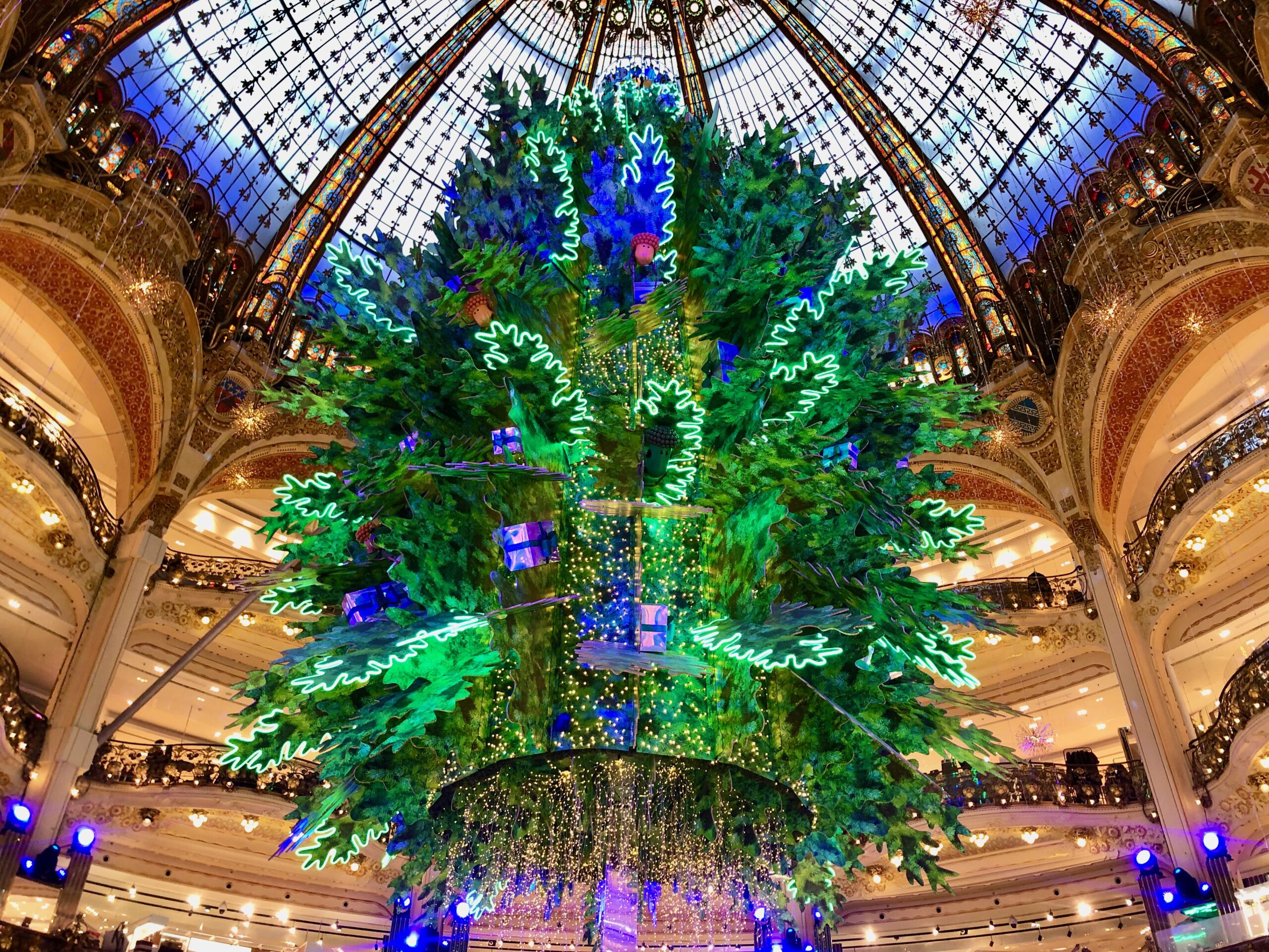 Where to See the Best Christmas Lights in Paris 2023 Américaine in France