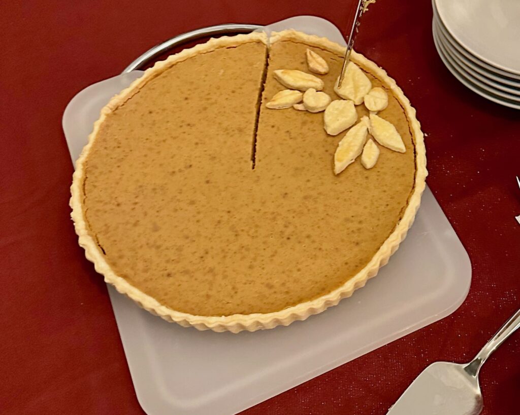 Pumpkin pie, an American Thanksgiving dessert that is unknown to French people!