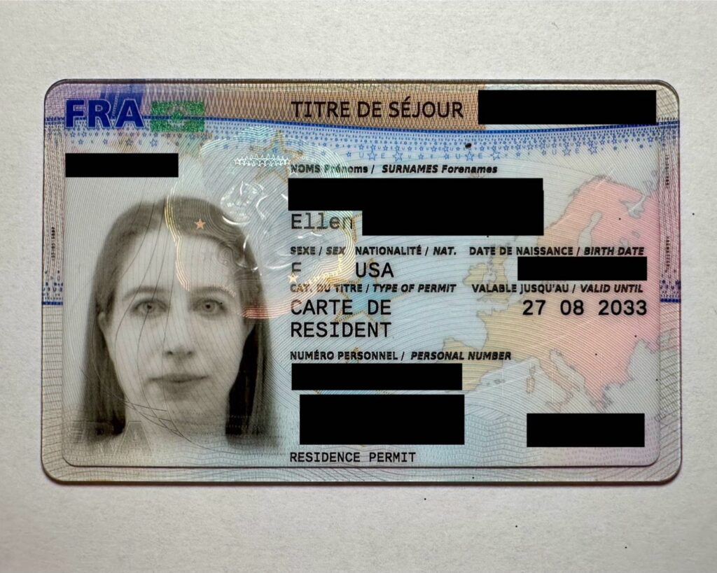 10 year carte de résident (residence permit) as the spouse of a French citizen, obtained after renewing the carte de séjour vie privée et familiale