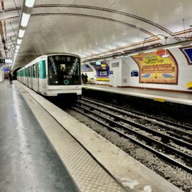 Paris Metro Etiquette