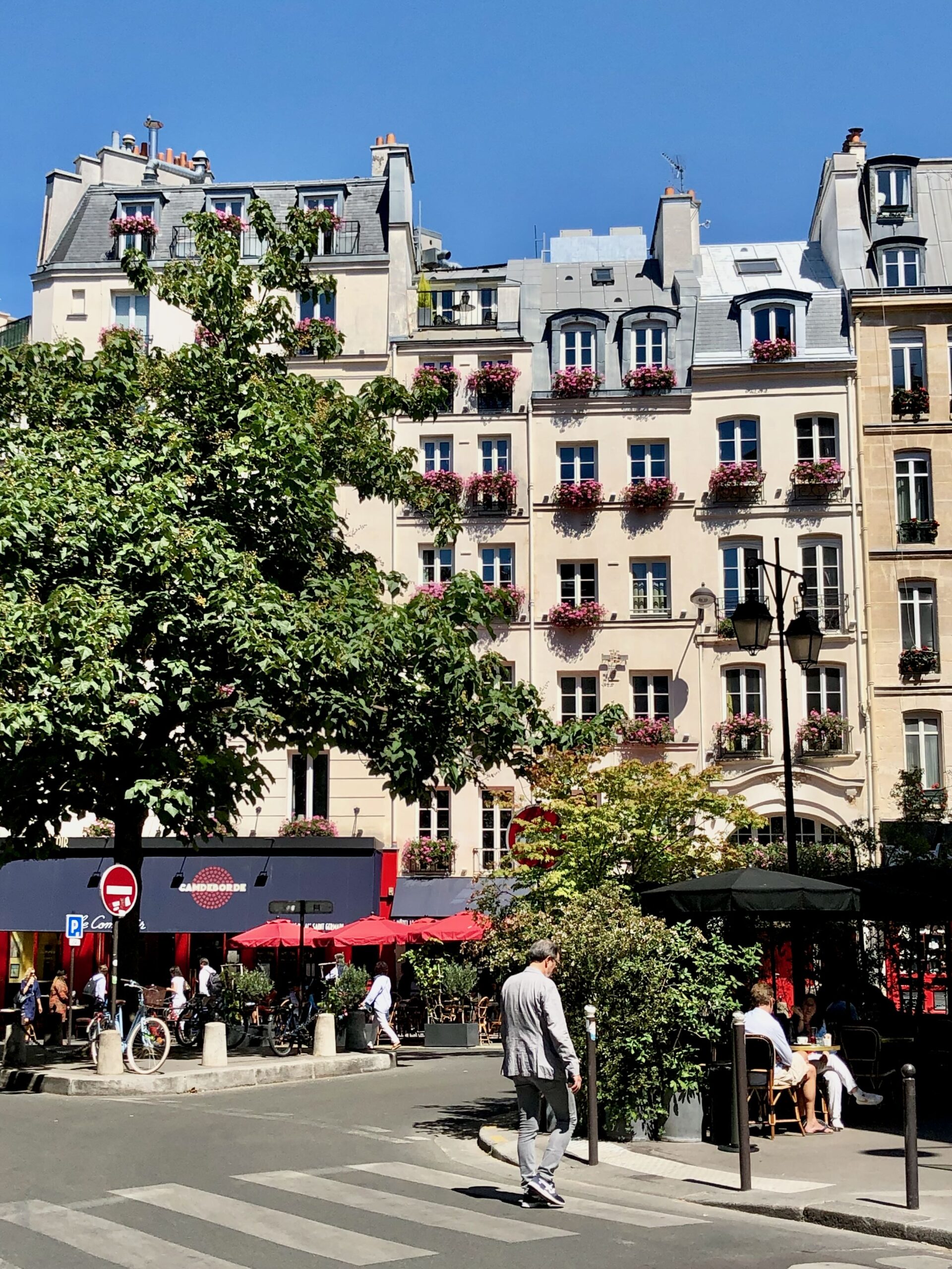 How to Survive a Paris Heatwave